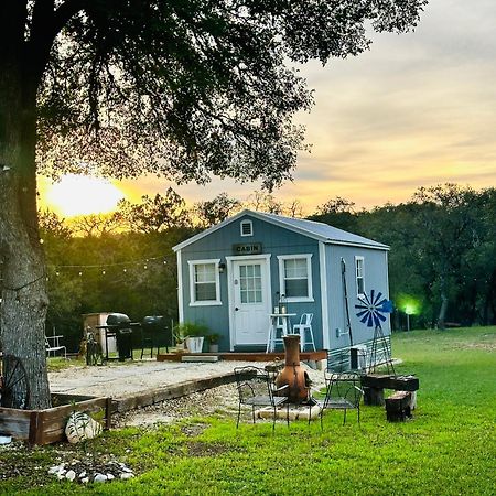 Tiny House - Our Little Piece Of Paradise Lakehills Exterior foto