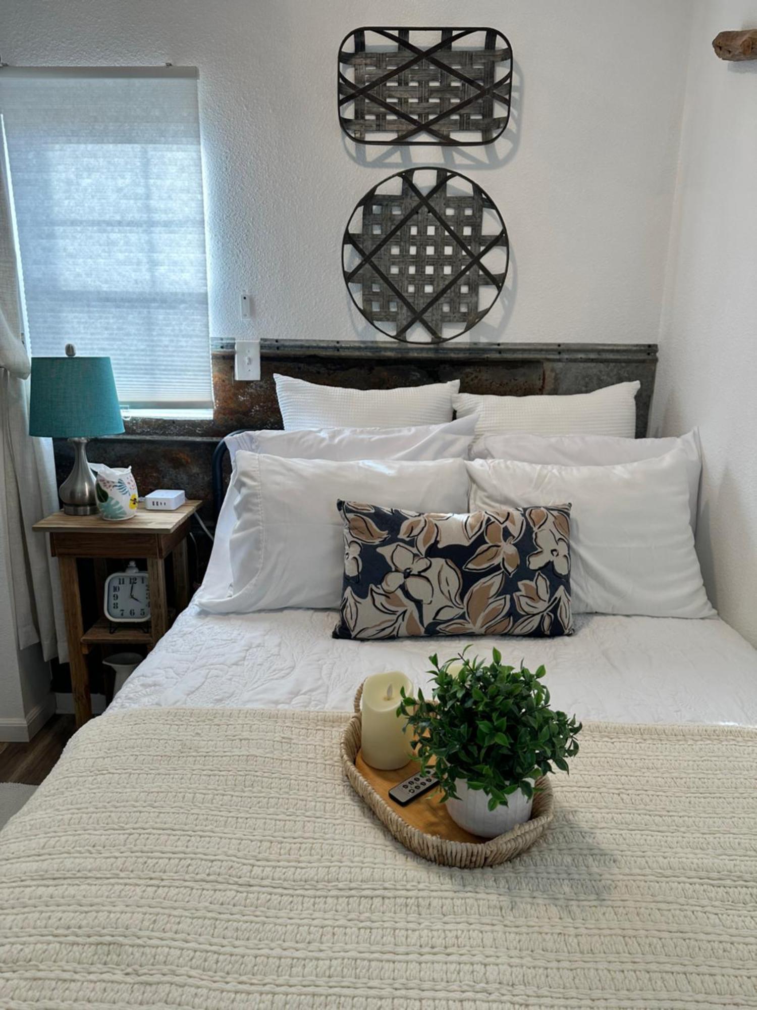 Tiny House - Our Little Piece Of Paradise Lakehills Exterior foto