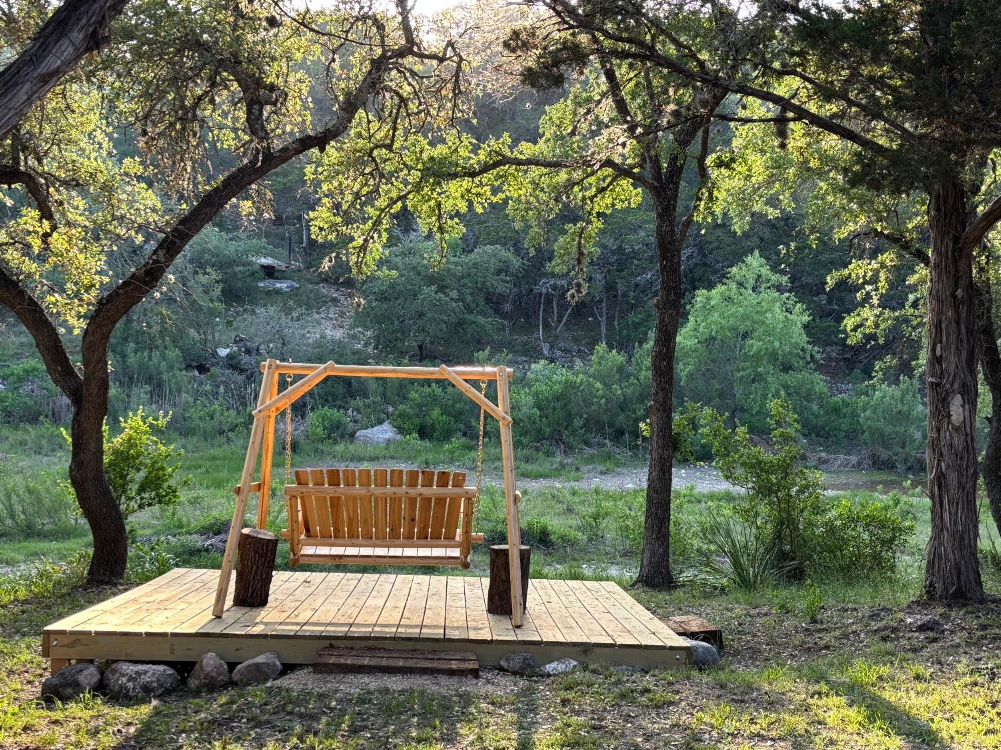Tiny House - Our Little Piece Of Paradise Lakehills Exterior foto