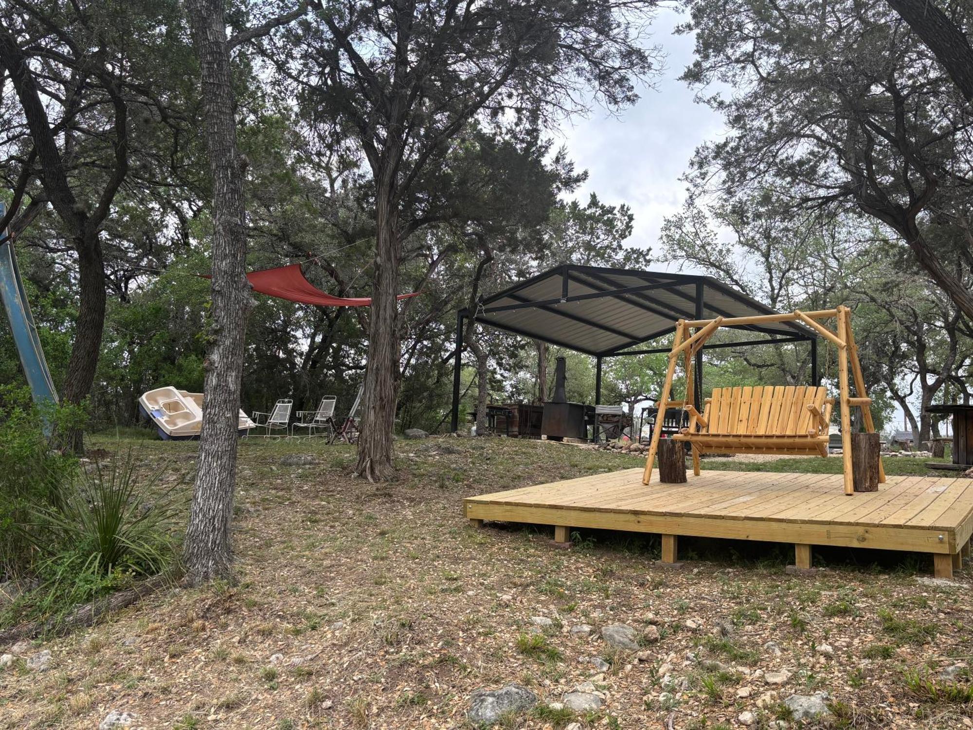 Tiny House - Our Little Piece Of Paradise Lakehills Exterior foto